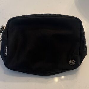 lululemon athletica Men's Black Belt Bag